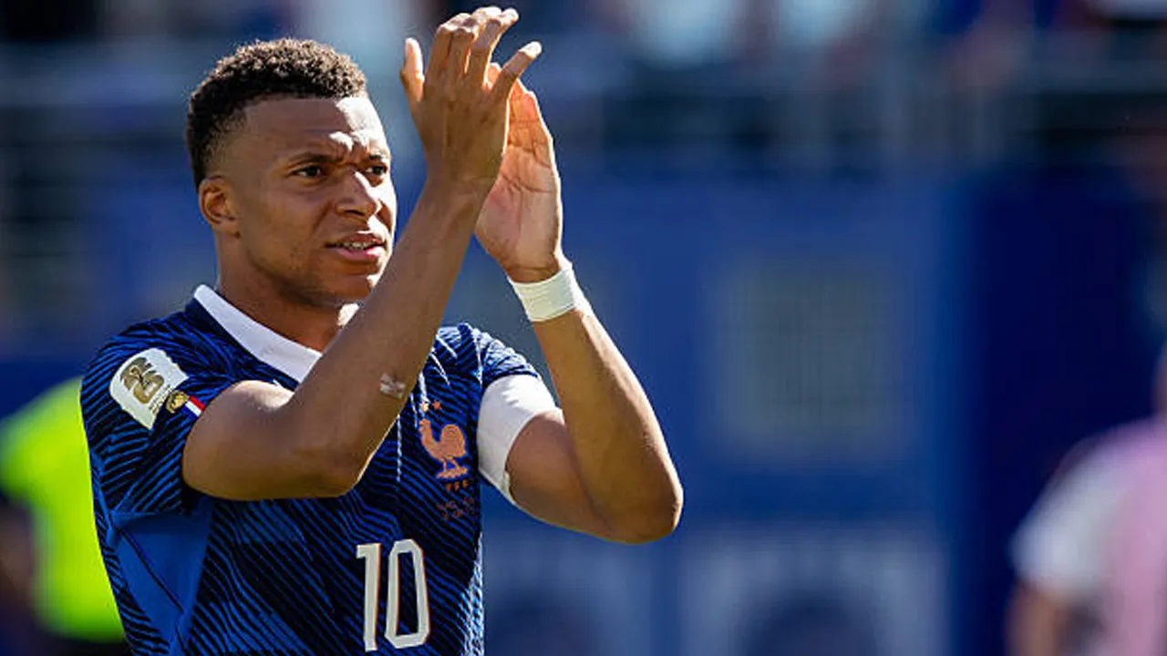 Buat Dua Gol Lawan Senegal, Kylian Mbappe Masuk Buku Sejarah Prancis