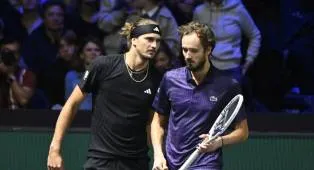 Daniil Medvedev Ikut Gembira Dengan Kemenangan Alexander Zverev Di Paris