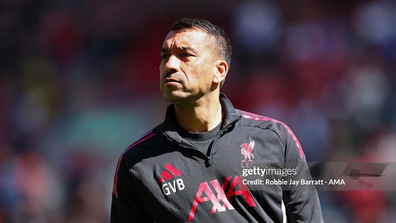 Giovanni van Bronckhorst pulang ke Feyenoord usai pemecatan Robin van Persie