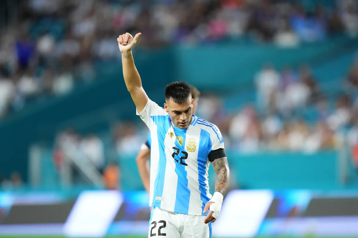 Lautaro Martinez Pimpin Lini Serang Argentina Hadapi Aljazair di Kualifikasi Piala Dunia 2026 - sumber: (footballitalia)