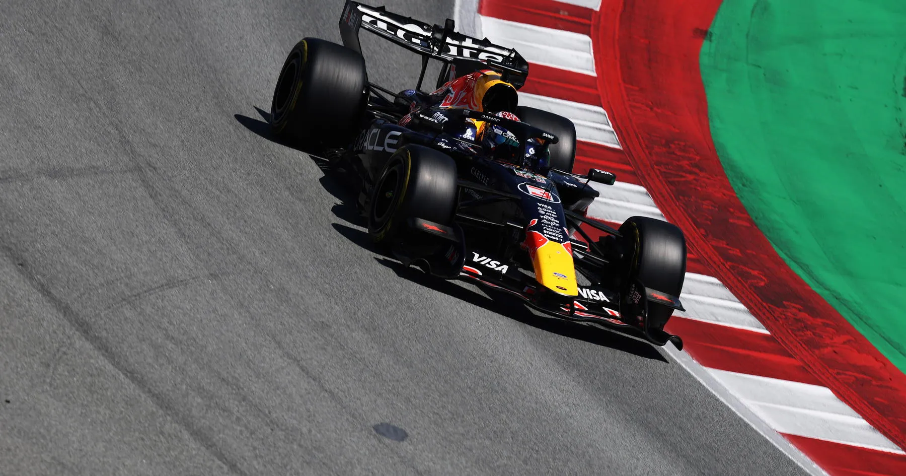 Max Verstappen Frustrasi, Red Bull Masih Berjuang Pasca Newey - sumber: (racingnews365)
