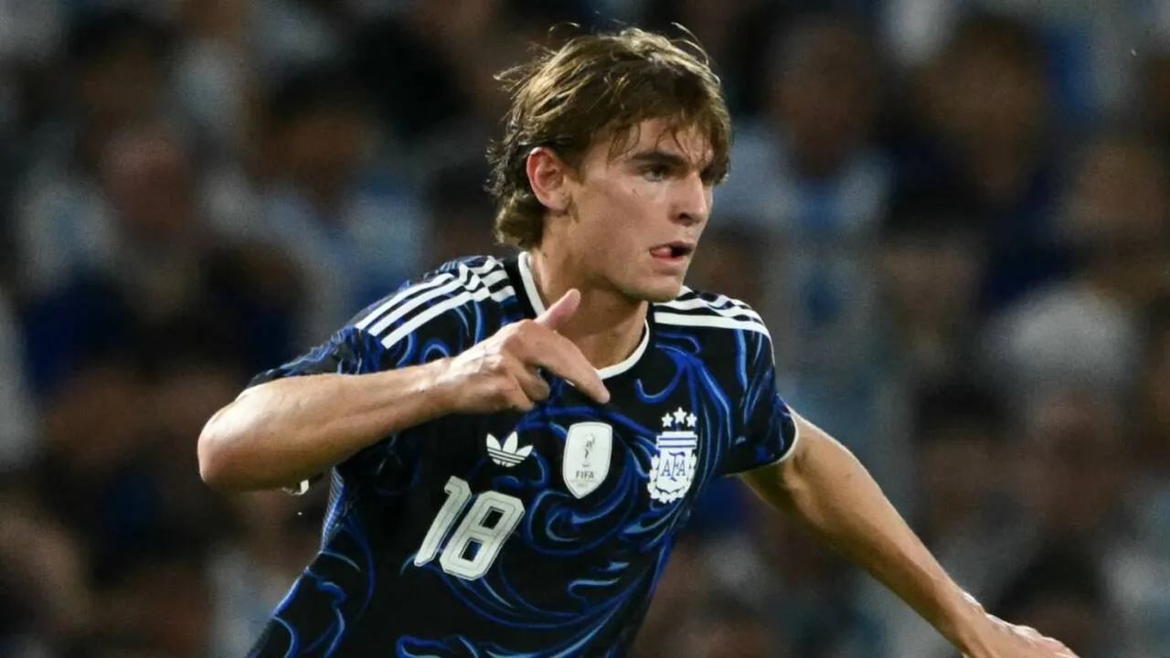Nico Paz Pilih Bertahan di Como, Real Madrid Tetap Pegang Opsi Buyback