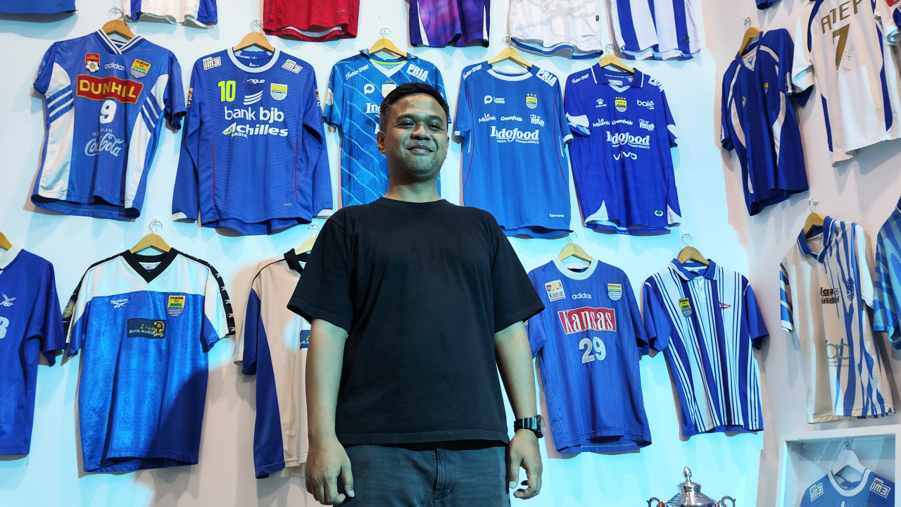 Rayakan Hattrick Juara, 100 Jersey Lawas Persib Dipamerkan