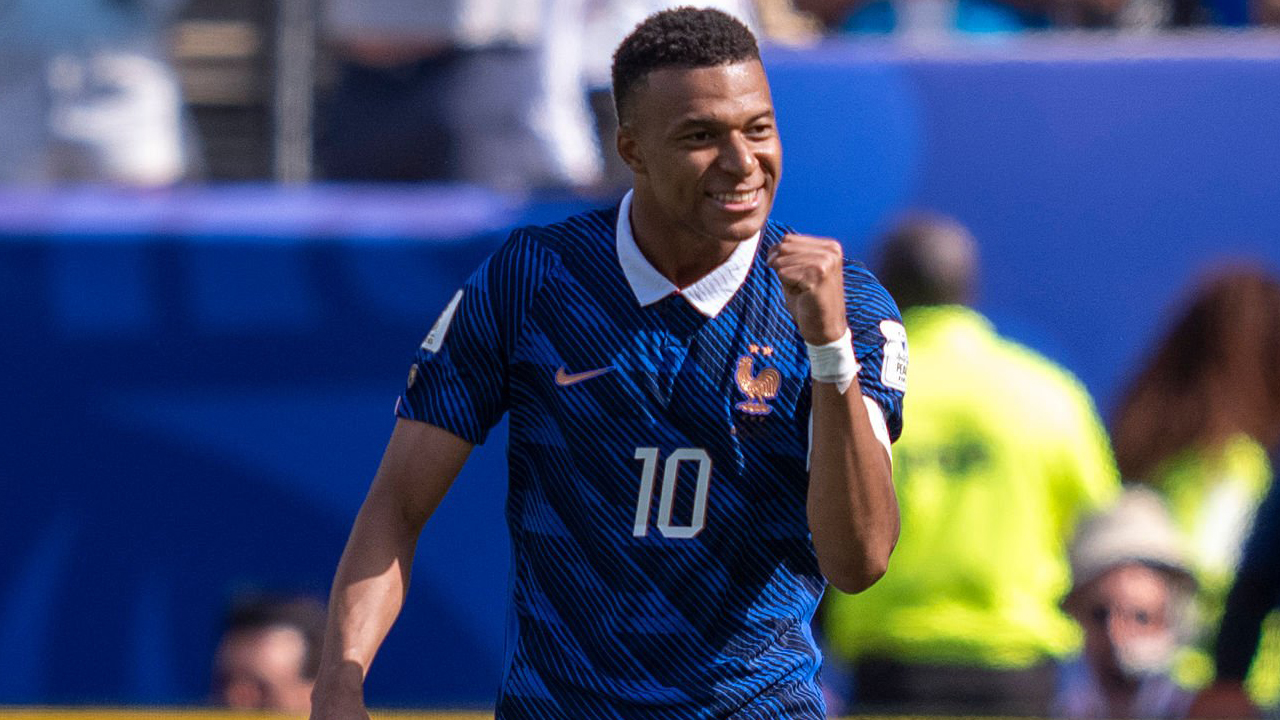 Rooney Puji Kylian Mbappe Usai Pecahkan Rekor Gol Timnas Prancis