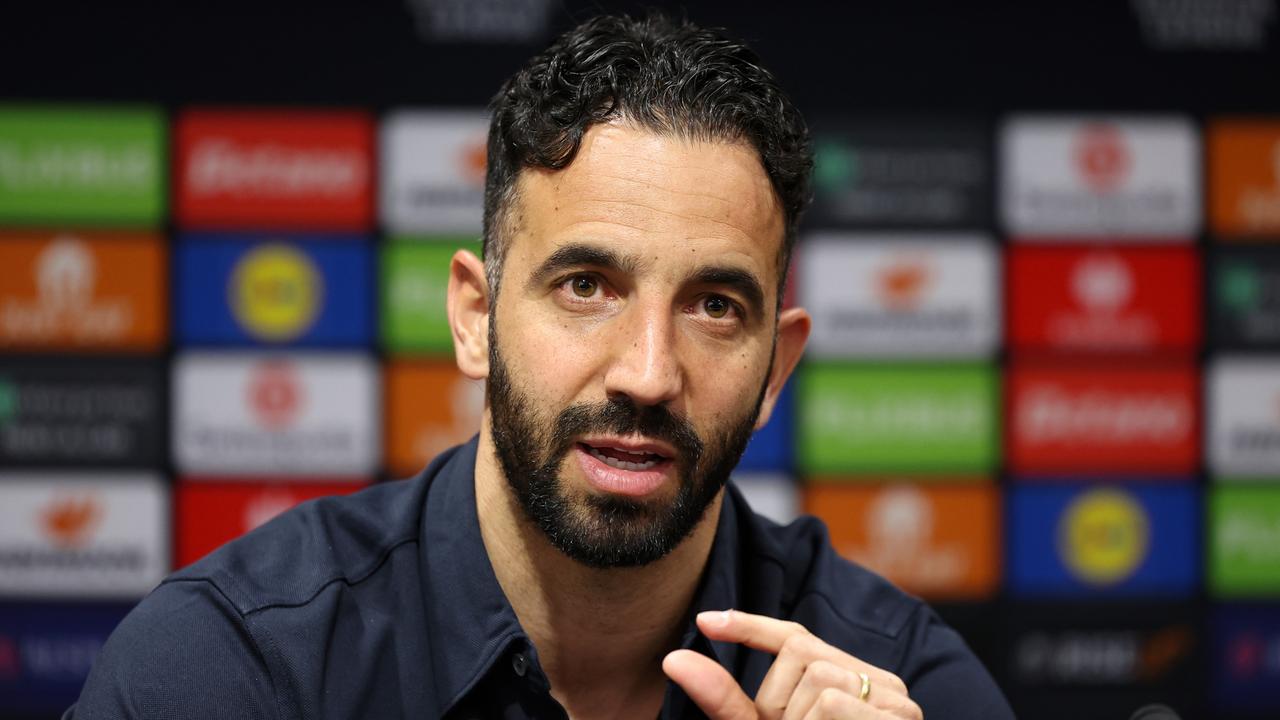 Soroti Kekacauan AC Milan, Gianni Visnadi: Siapa yang Pilih Ruben Amorim?