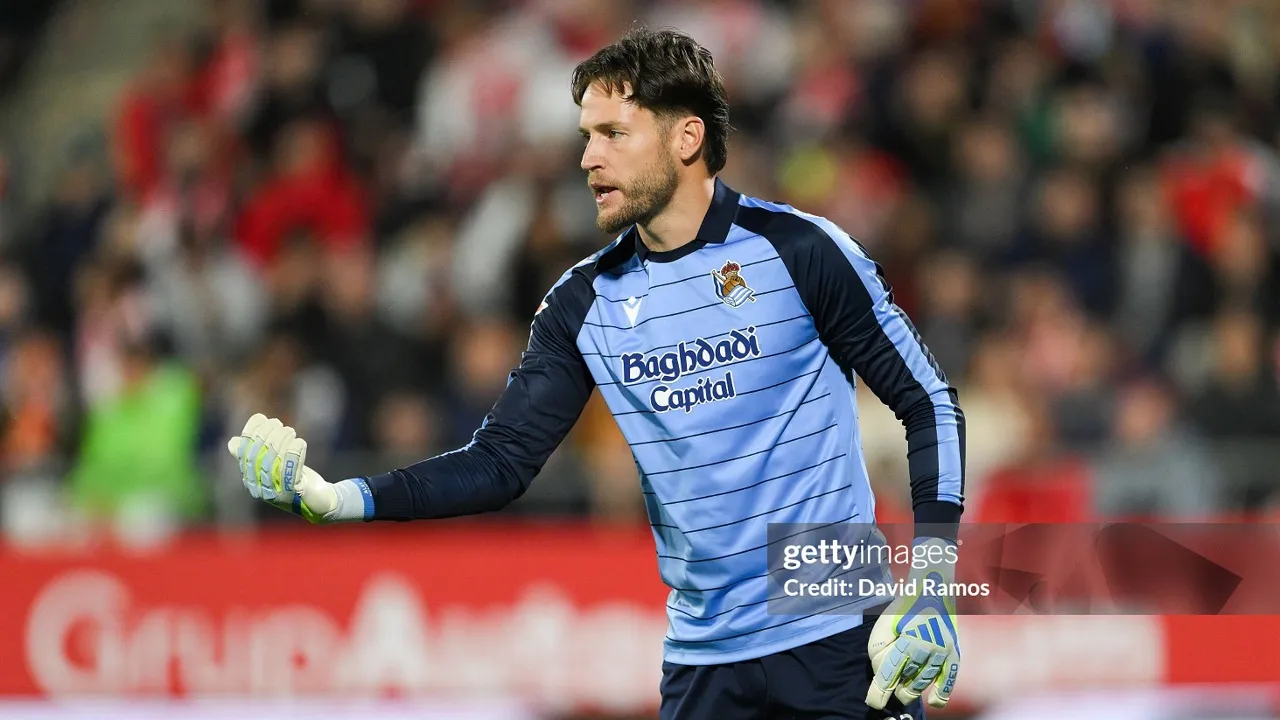 Alex Remiro Masuk Radar Aston Villa untuk Gantikan Emiliano Martinez