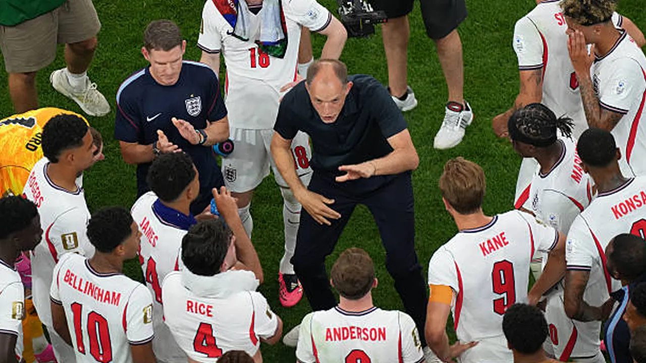 Berhasil Ubah Jalannya Laga, Wayne Rooney Puji Keberanian Thomas Tuchel