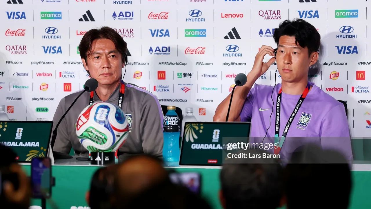 Hong Myung-bo Soroti Insiden Drone Jelang Laga Korea Selatan vs Meksiko