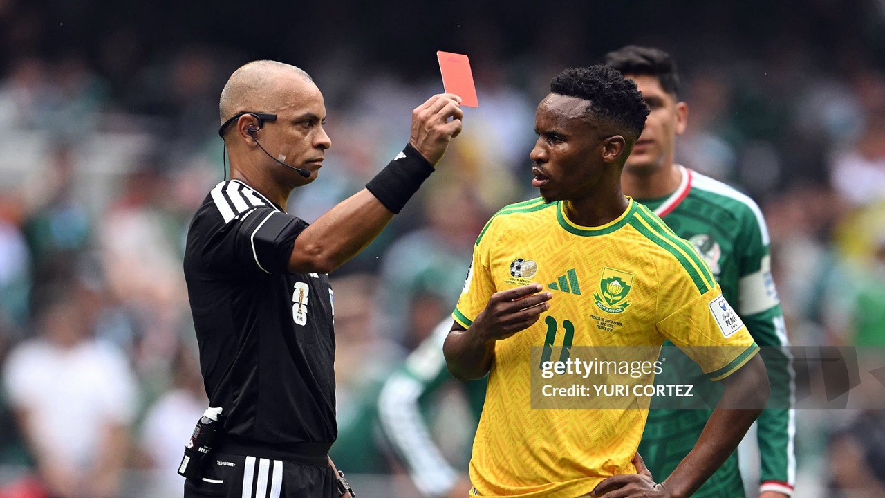 Hugo Broos Kecewa Themba Zwane Dihukum Tiga Laga