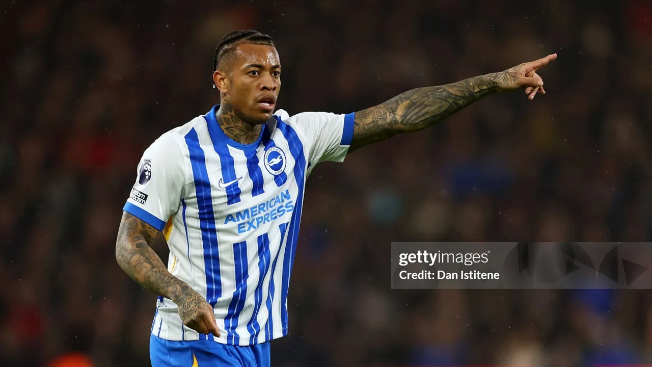 Igor Julio jadi target Schalke meski negosiasi dengan Brighton tidak mudah