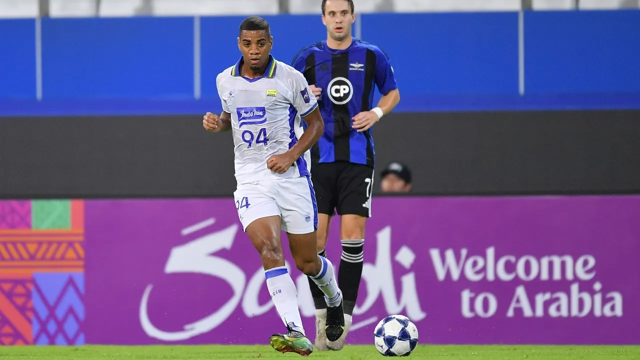 Penyerang Persib, Uilliam Barros