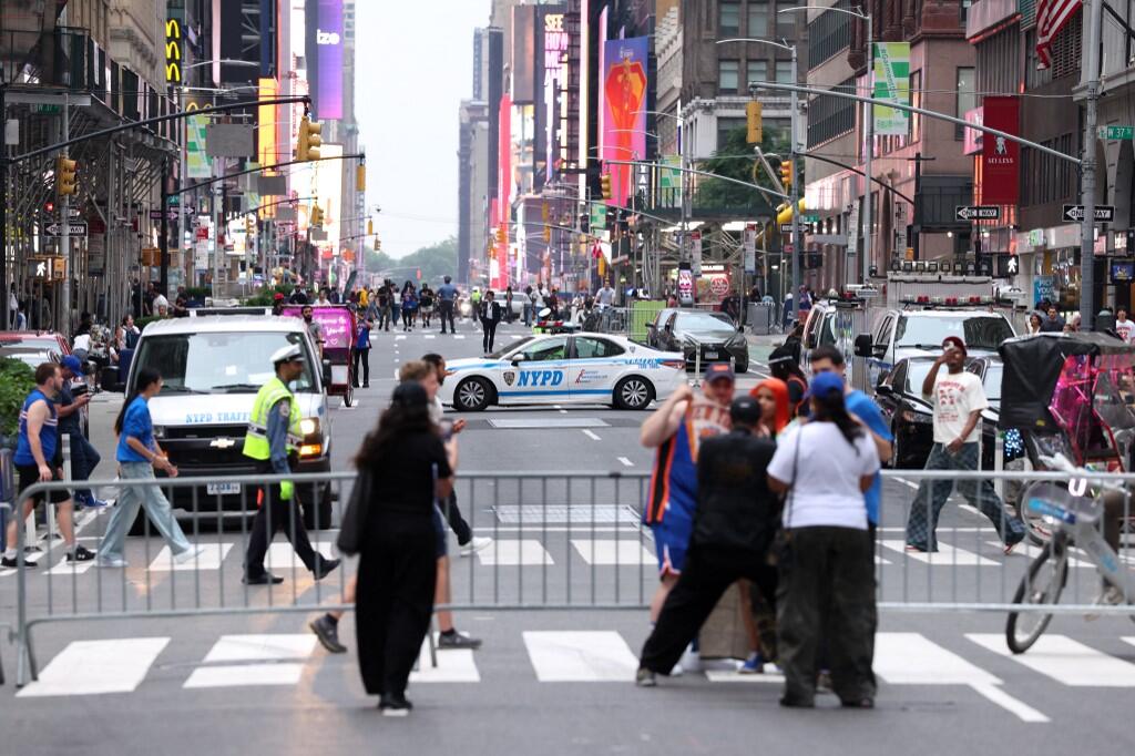 New York Siapkan 10 Ribu Petugas untuk Parade Knicks