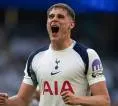 Barcelona dan Liverpool Masuki Perburuan Bek Tottenham