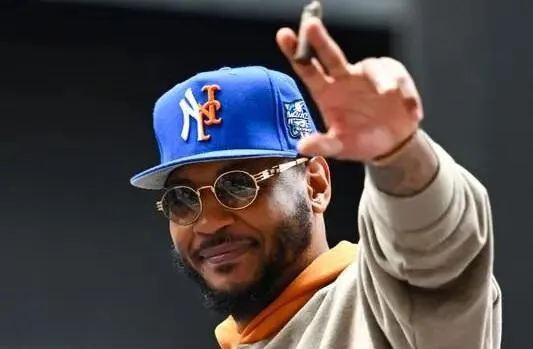 Carmelo Anthony Rayakan Parade Juara Bersama Knicks - sumber: (mainbasket)