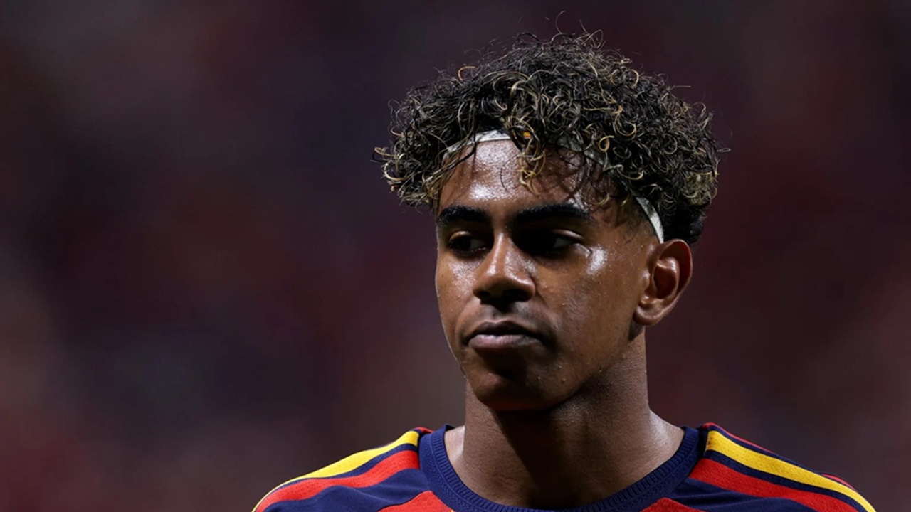 Lamine Yamal Sebut Gaya Bermainnya Berbeda dengan Lionel Messi