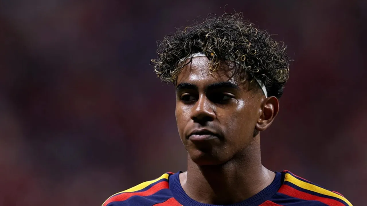 Lamine Yamal Sebut Gaya Bermainnya Berbeda dengan Lionel Messi