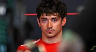 Leclerc Dapat Dukungan Meski Hamilton Jadi Ancaman Baru