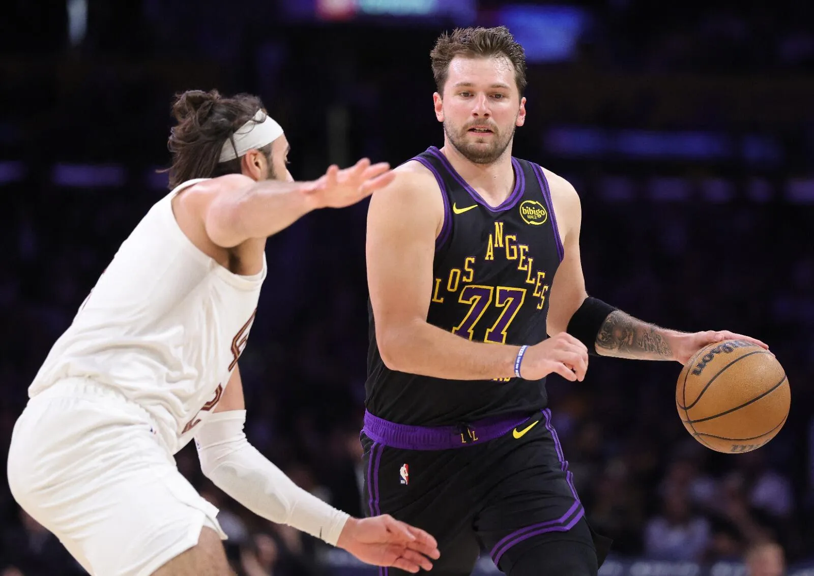 Luka Doncic Desak Lakers Cari Center Kelas Dunia - sumber: (mainbasket)