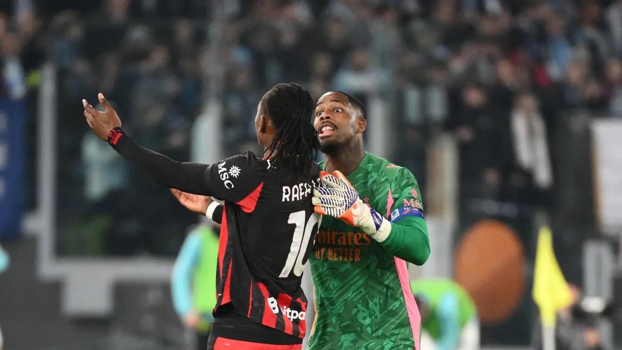 Rafael Leao dan Maignan Disebut dalam Daftar yang Akan Tinggalkan Milan
