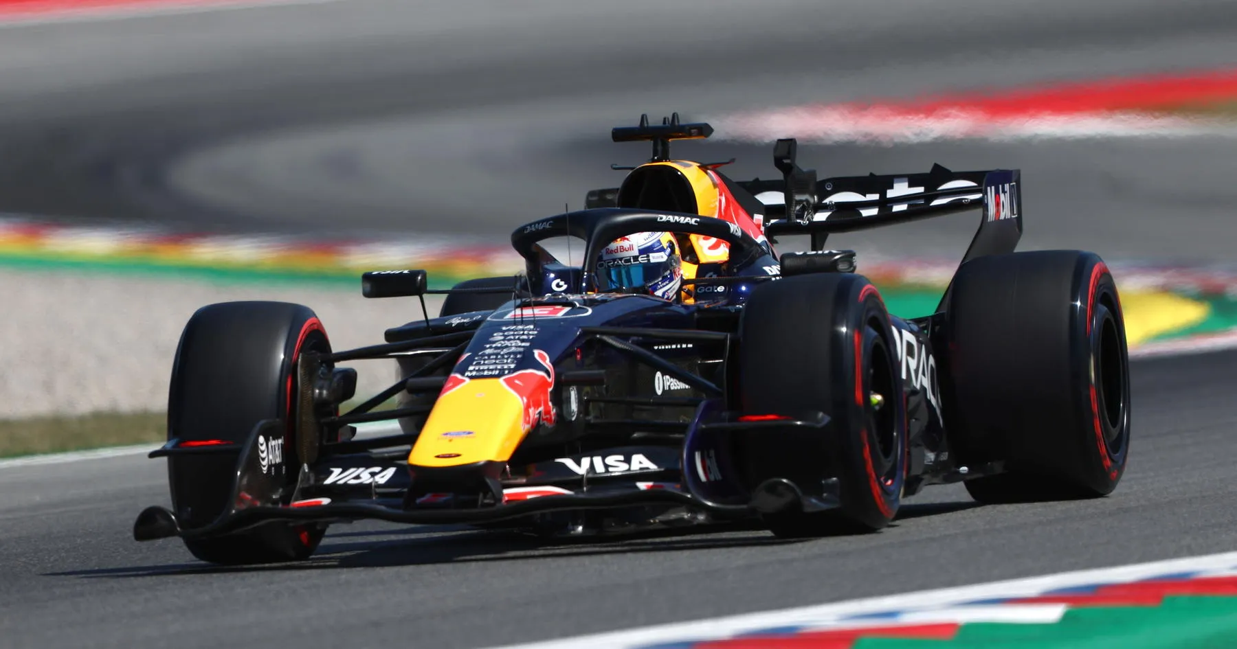 Red Bull Akui Upgrade Besar Tak Cukup Kejar Tiga Besar - sumber: (racingnews365)