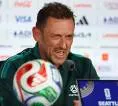 Tony Popovic Minta Australia Tampil Lebih Baik untuk Hadapi Amerika Serikat