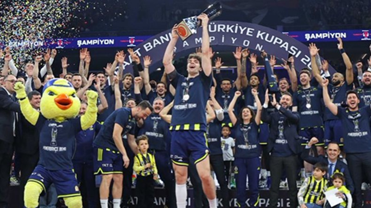 Fenerbahce Beko Amankan Trofi Liga Basket Turki Usai Kalahkan Besiktas