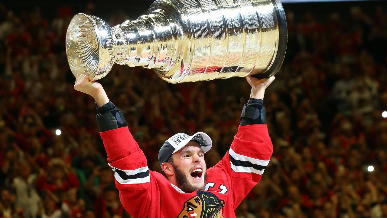 Jonathan Toews Resmi Pensiun, Akhiri Karier Gemilang di NHL