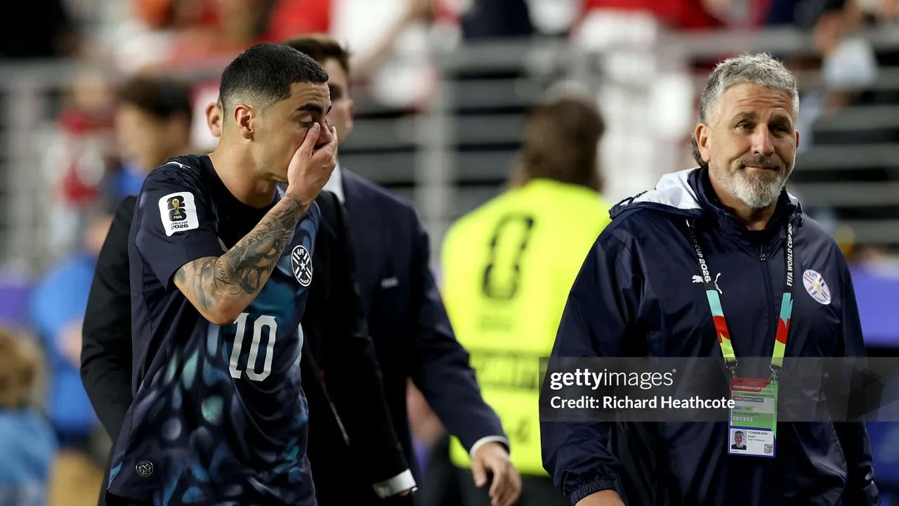 Miguel Almiron cetak sejarah tak diinginkan usai kartu merah kontroversial