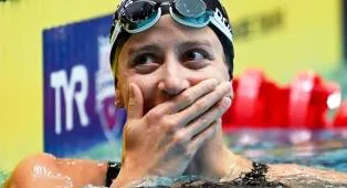 Perenang AS Kate Douglass Pecahkan Rekor Dunia 50 Meter Gaya Bebas Putri