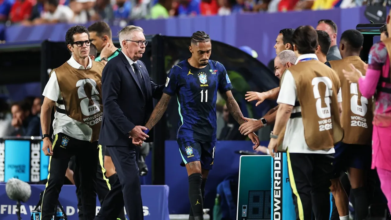 Raphinha Bikin Barcelona Tambah Khawatir Usai Cedera Lawan Haiti