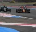 Red Bull Ungguli Mercedes dalam Duel Penting Verstappen-Hamilton