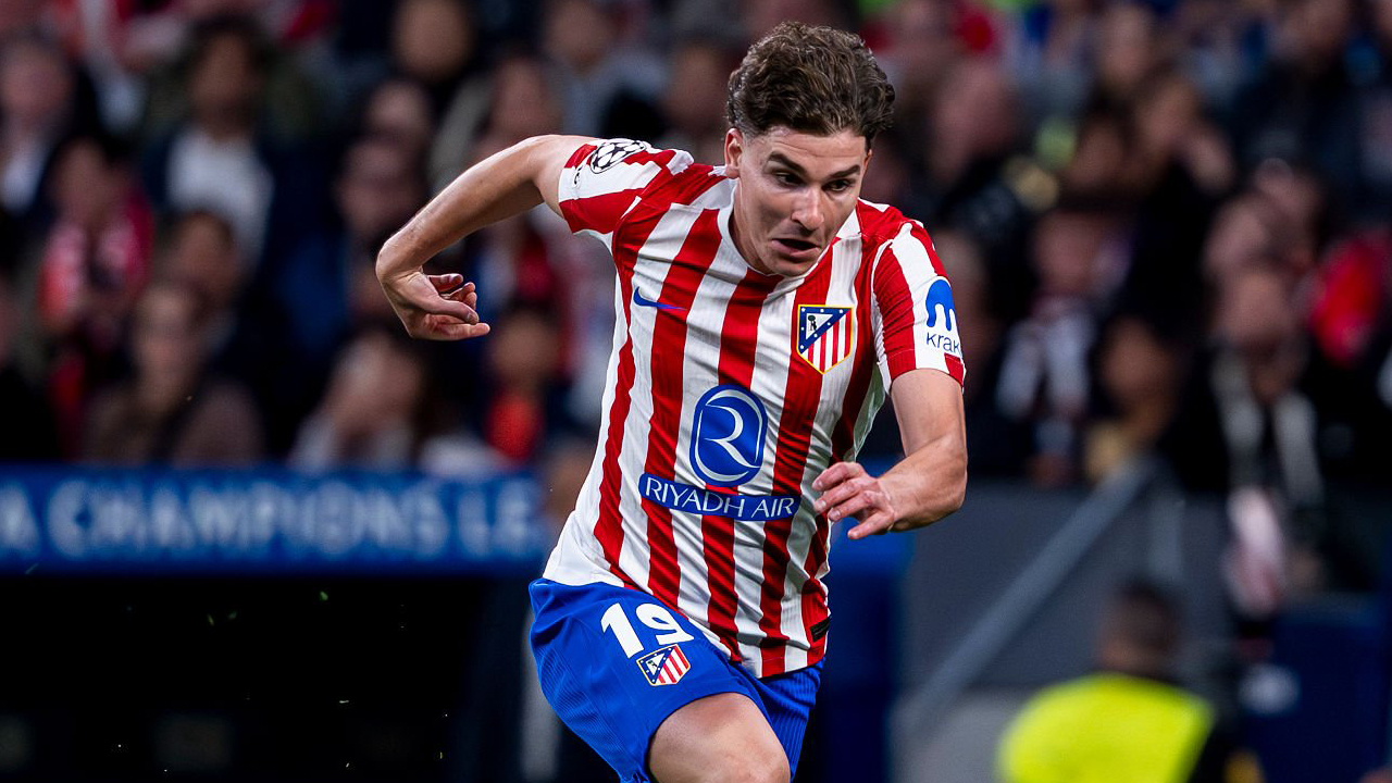 Tiga Legenda Atletico Komentari Rumor Transfer Julian Alvarez ke Barcelona