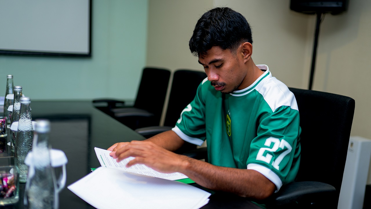 Bernardo Tavares Percaya Syahrul Buat Pertahanan Persebaya Lebih Kokoh