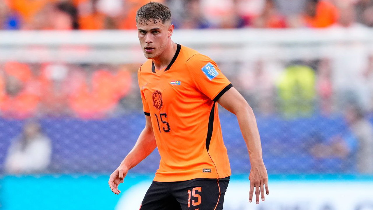 Dilirik Dua Raksasa, Spurs Patok Harga Fantastis untuk Micky van de Ven