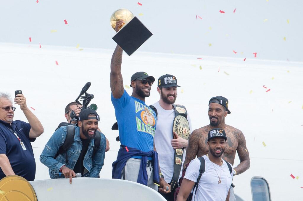 Kyrie Irving Klarifikasi Absennya di Reuni Cavaliers 2016