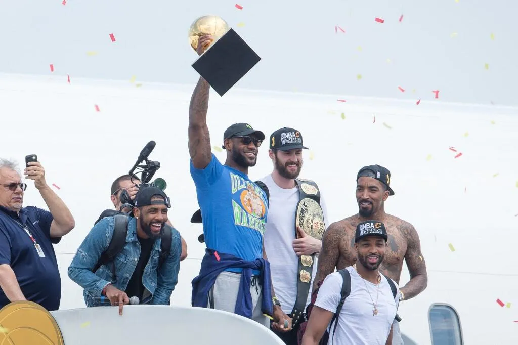 Kyrie Irving Klarifikasi Absennya di Reuni Cavaliers 2016