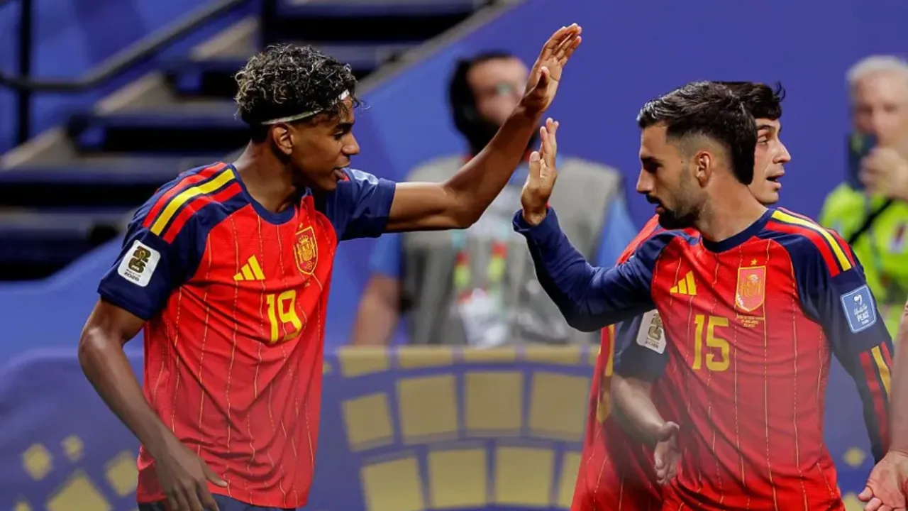 Alex Baena dan Lamine Yamal