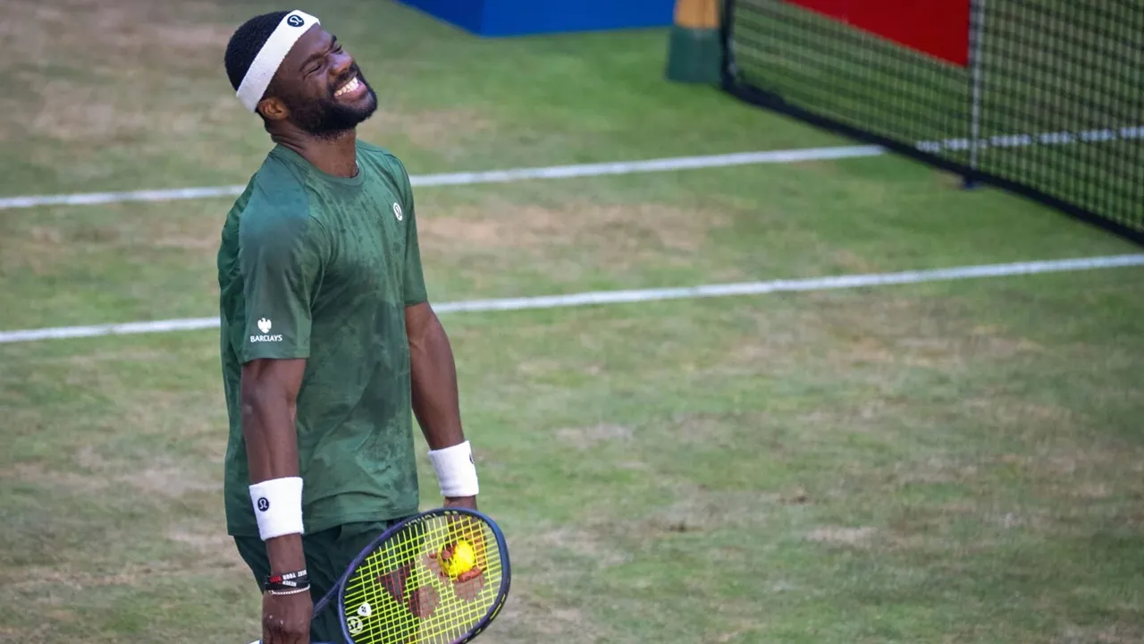 Dihantui Cedera, Frances Tiafoe Batal Tampil Di Mallorca Jelang Wimbledon