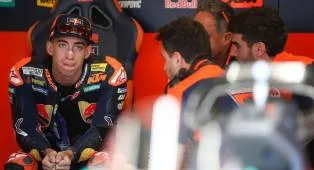 Pedro Acosta Tuntut Jawaban KTM Usai Masalah di GP Ceko