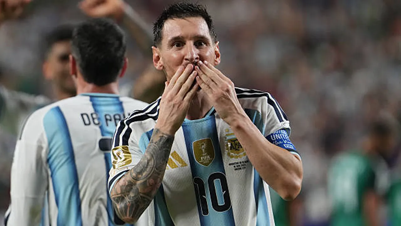 Ryan Christie Ungkap Kekagumannya Pada Lionel Messi