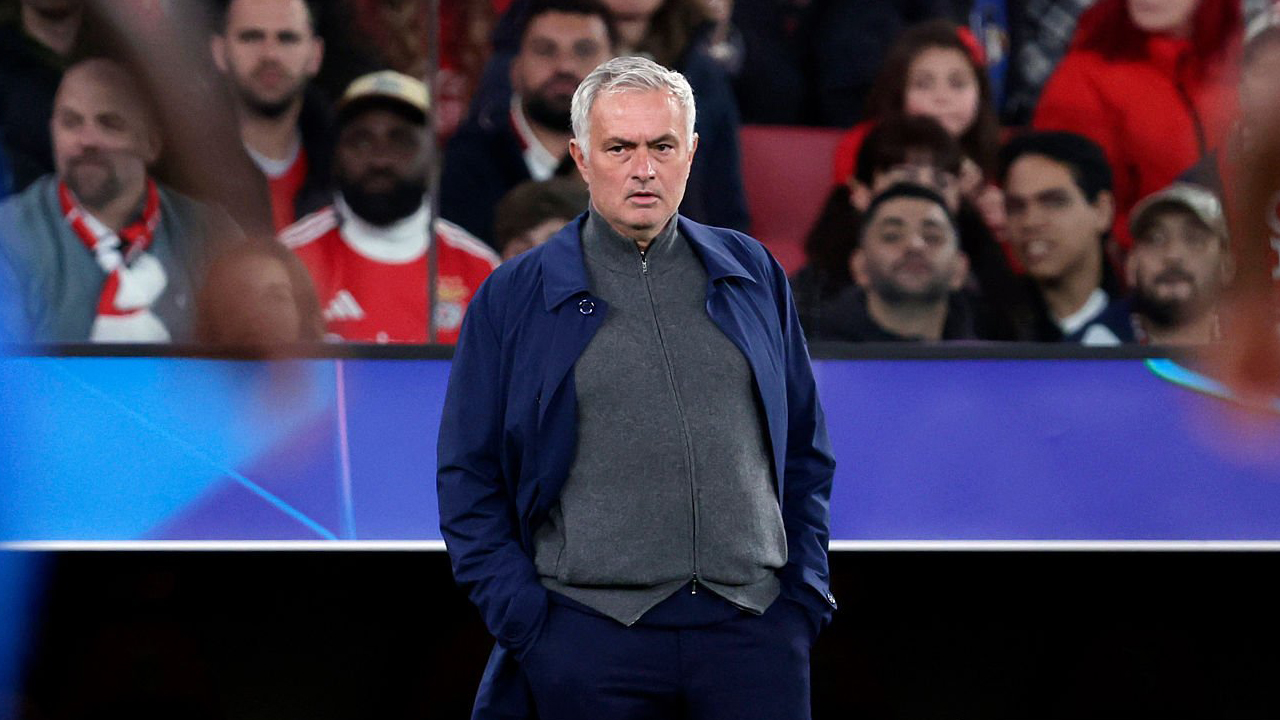 Satu Gelandang Real Madrid Bakal Didepak Jose Mourinho