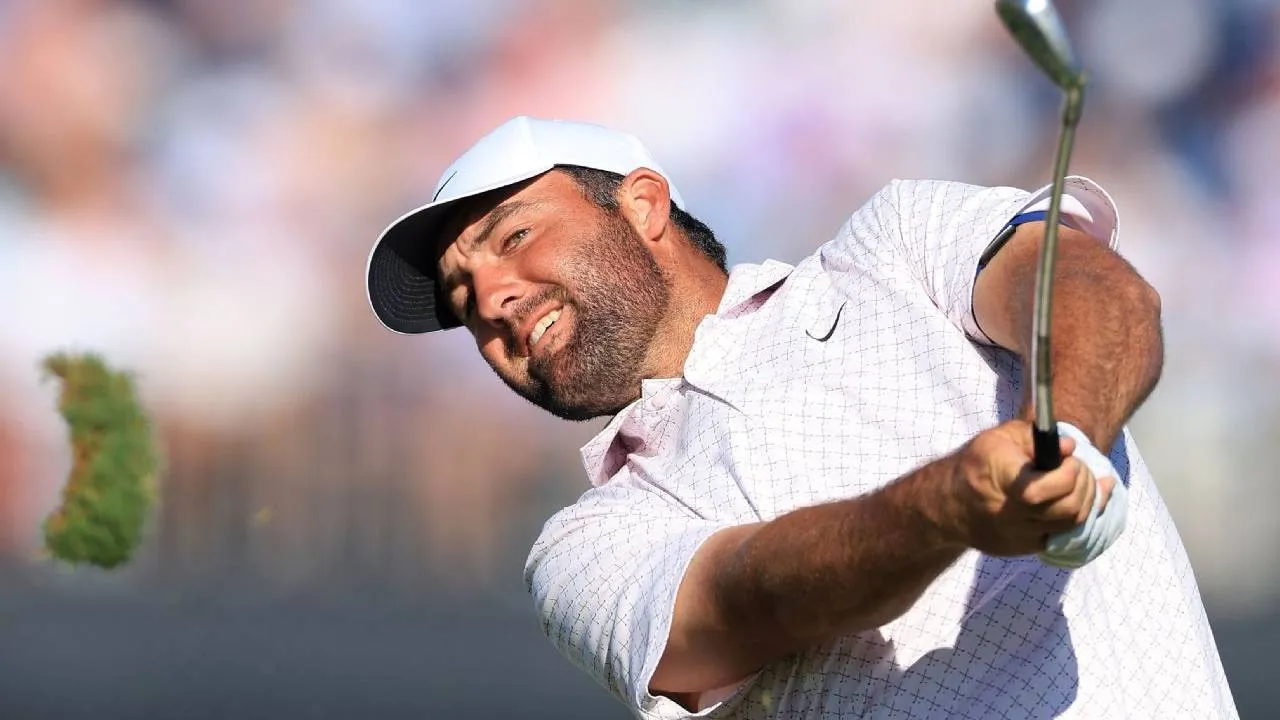 Scottie Scheffler menutup putaran ketiga dengan skor 69 setelah bangkit dari awal yang kurang meyakinkan. (Foto: Golf Digest)