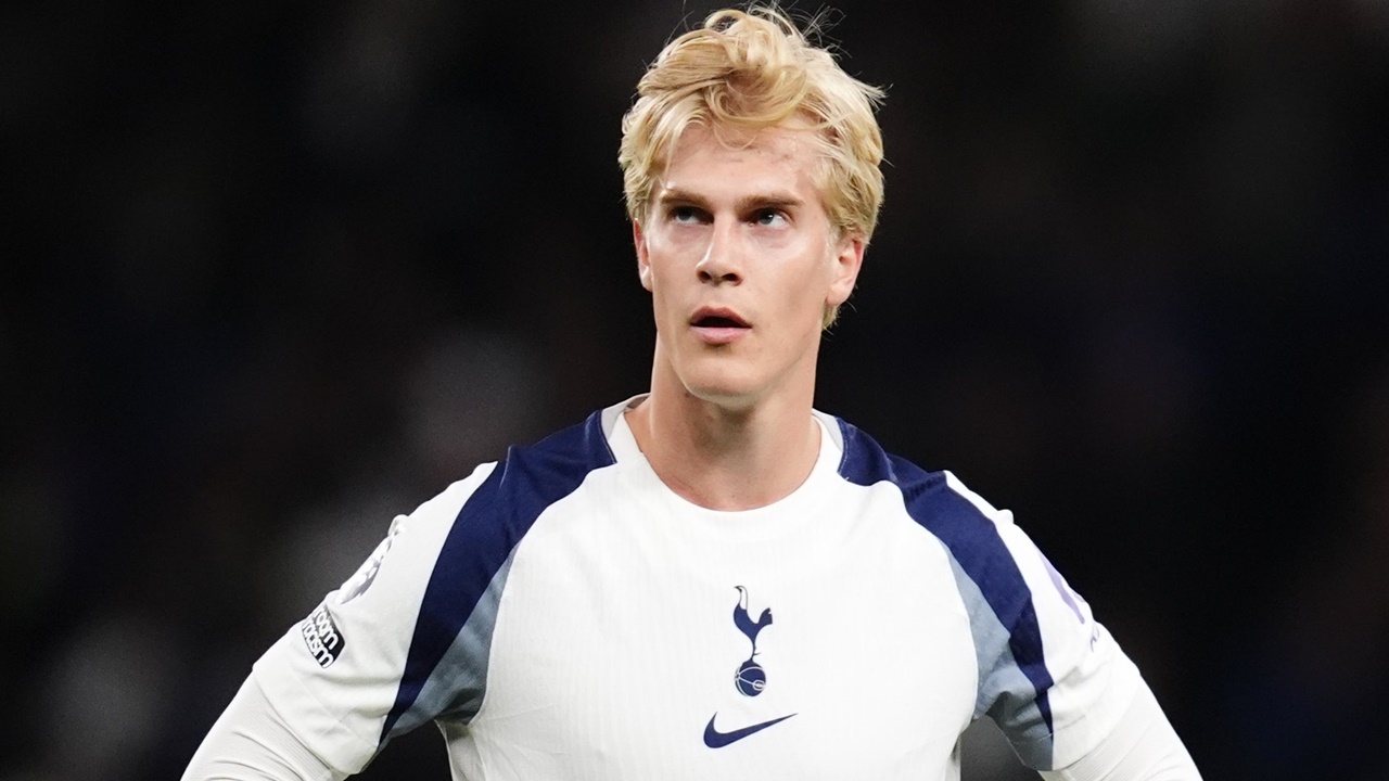 Tottenham Sematkan Harga Untuk Bergvall Yang Ingin Hengkang