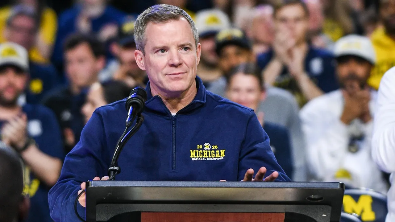 Dusty May resmi meninggalkan Universitas Michigan untuk jadi nahkoda baru Dallas Mavericks.