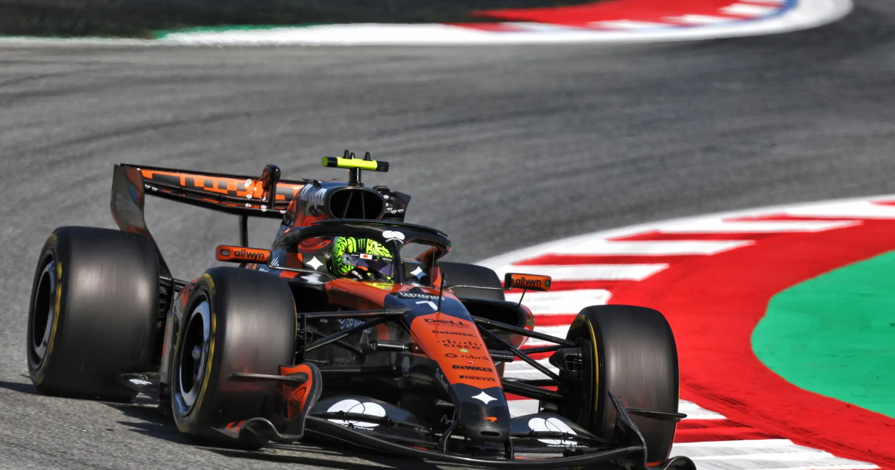 Alasan McLaren Tunda Peluncuran Upgrade F1 Baru - sumber: (racingnews365)