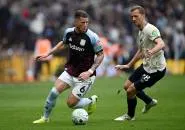 Gelandang Aston Villa Latihan di Italia Selama Liburan
