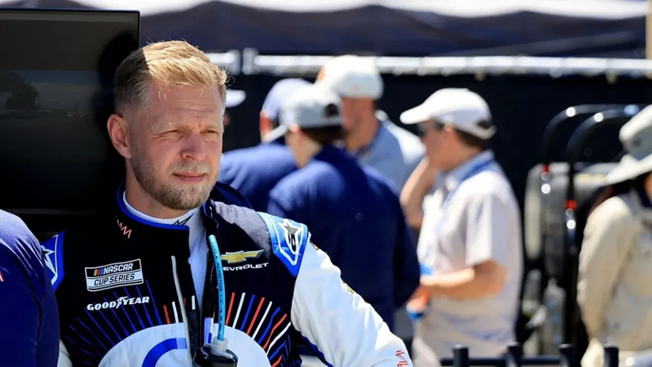 Kevin Magnussen Kesal Tak Bisa Menyalip saat Debut di NASCAR