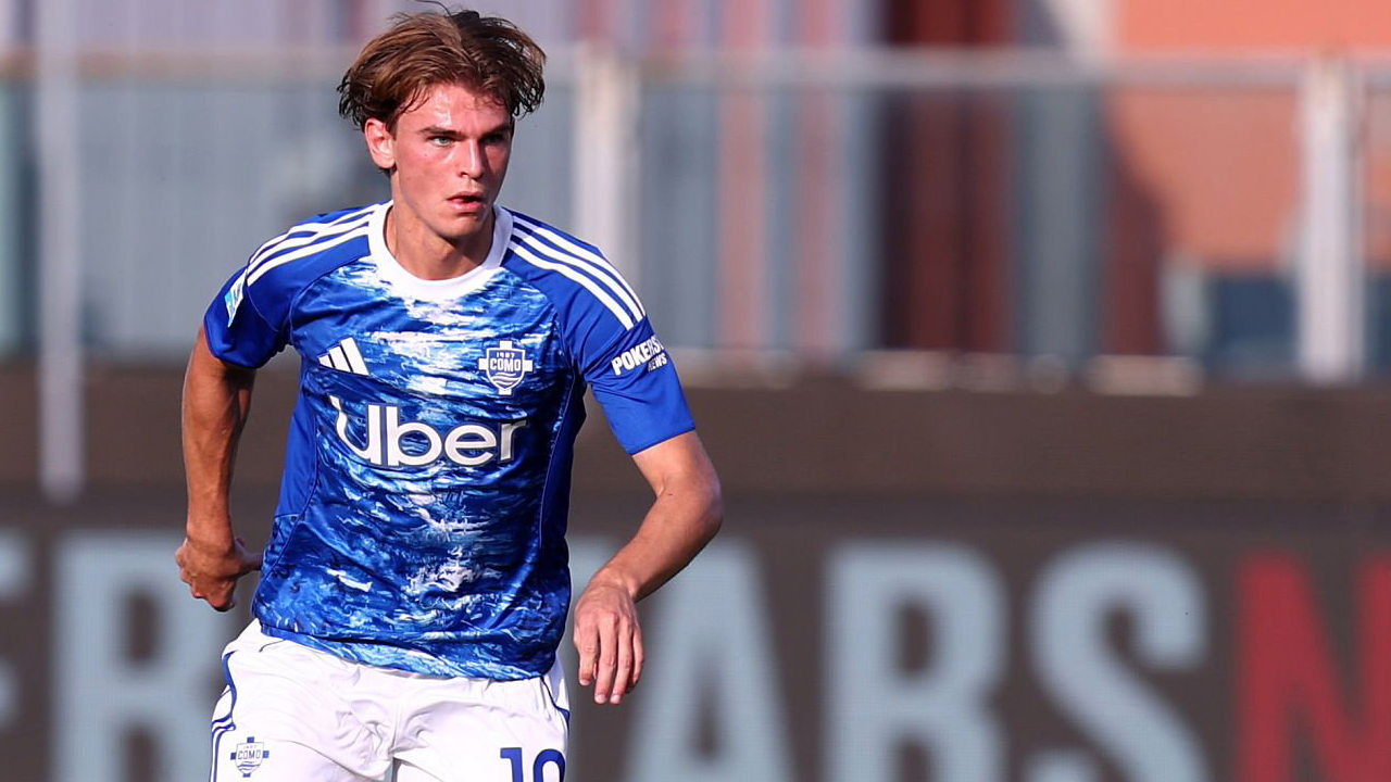 Masa Depan Nico Paz Makin Rumit, Como Coba Yakinkan Real Madrid