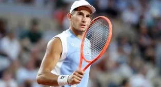 Matteo Arnaldi Tak Bisa Makan Usai Sakit Di Roland Garros
