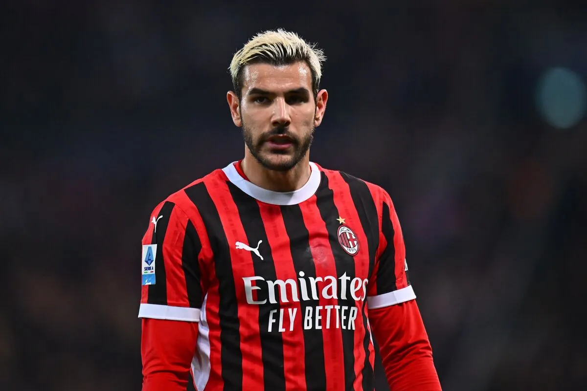Minat dari Como dan Juventus, Theo Hernandez Pertimbangkan Kembali ke Serie A - sumber: (footballitalia)